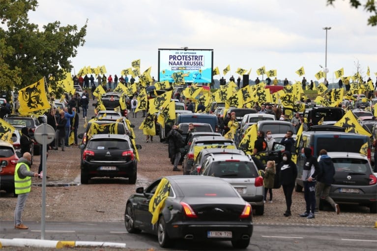 Vlaams Belang organiseert ‘protestrit’ tegen Vivaldi-regering: 5.000 auto’s verzamelen in Brussel