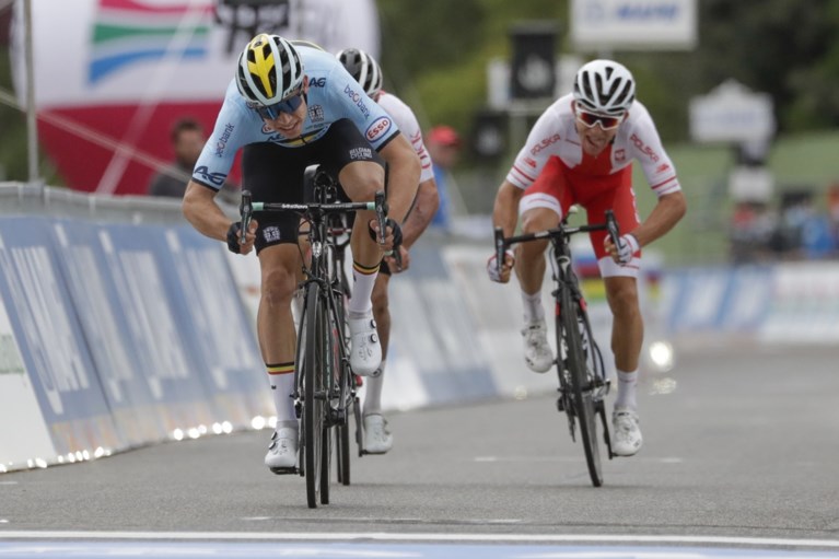 Opnieuw zilver voor Van Aert: beresterke Julian Alaphilippe kroont zich tot wereldkampioen in Imola