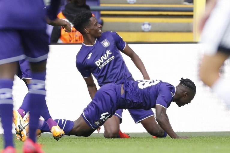 Ongeïnspireerd Anderlecht slikt late gelijkmaker tegen Eupen na blunder van Luckassen