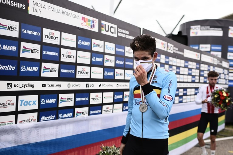 Bittere ontgoocheling bij Wout van Aert: “Maar ik ben niet kwaad op Roglic”