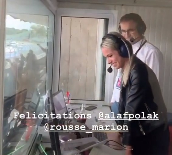 Marion Rousse ziet haar vriend Julian Alaphilippe vanuit de commentaarcabine wereldkampioen worden