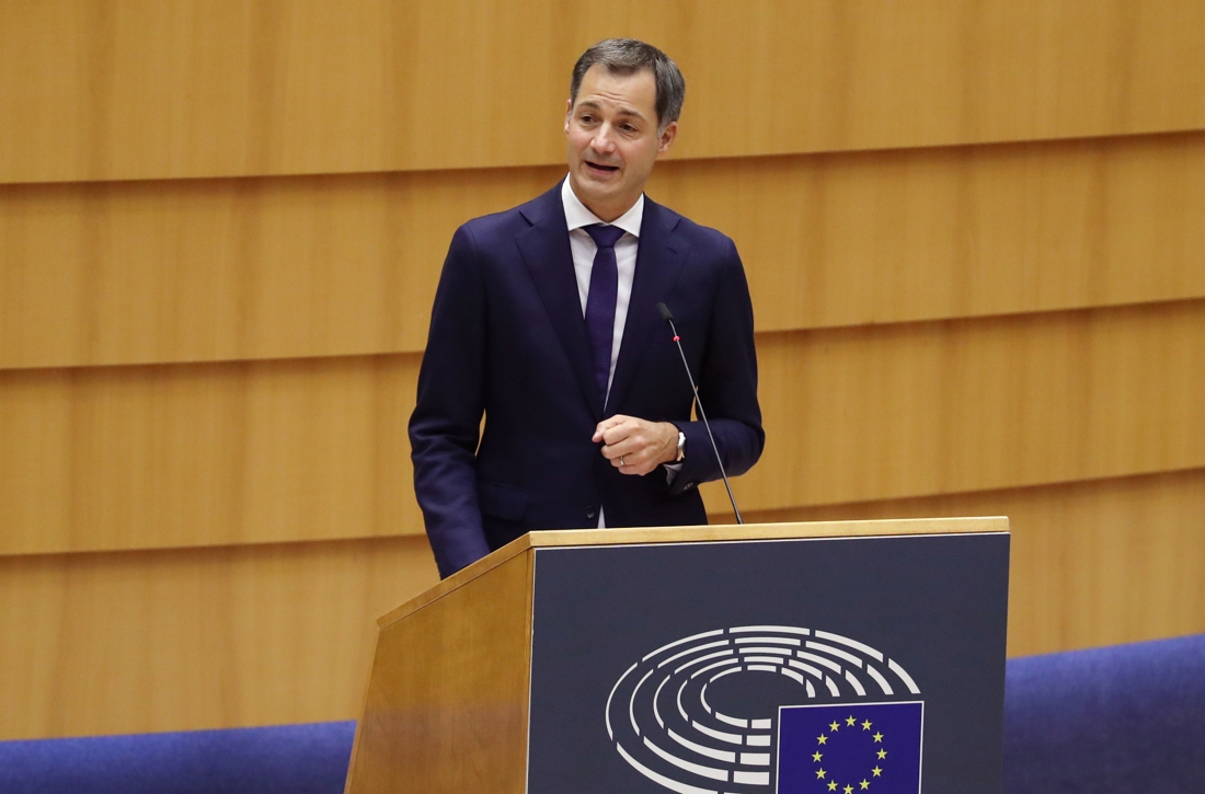 ANALYSIS.  Expert gives points to De Croo and his government …