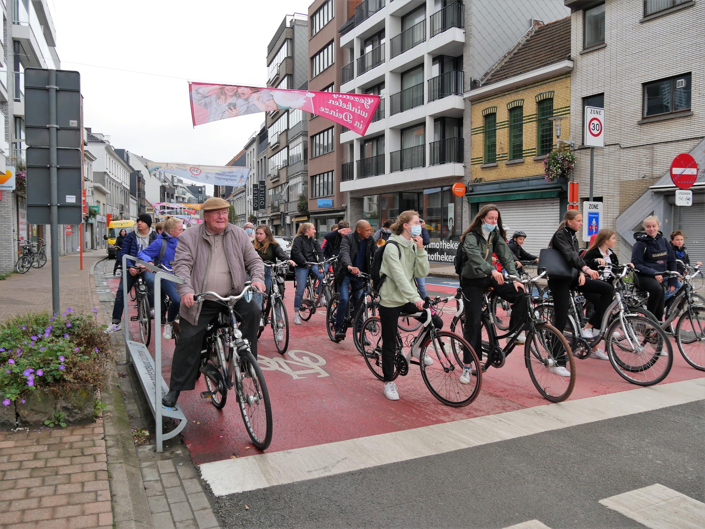 Voor derde keer verkozen tot 'Fietsstad het jaar': “We willen de beste fietsstad van België worden” (Deinze) | Het Nieuwsblad Mobile