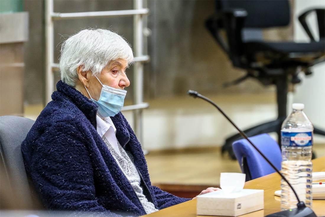 Oudste vrouw ooit voor assisen schuldig aan doodslag: aanklager vraagt 10 jaar cel
