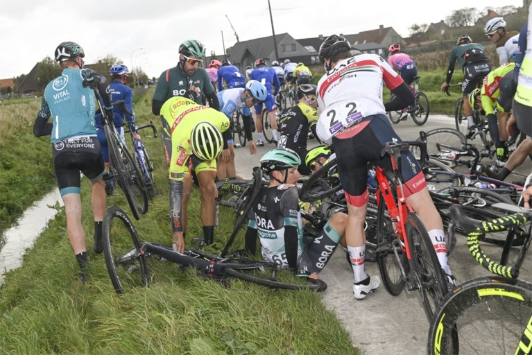 Niet op tv: stevige valpartijen in Gent-Wevelgem met onder meer Oliver Naesen in beeld