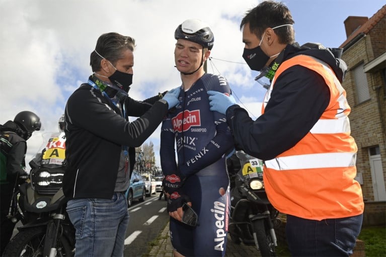 Niet op tv: stevige valpartijen in Gent-Wevelgem met onder meer Oliver Naesen in beeld