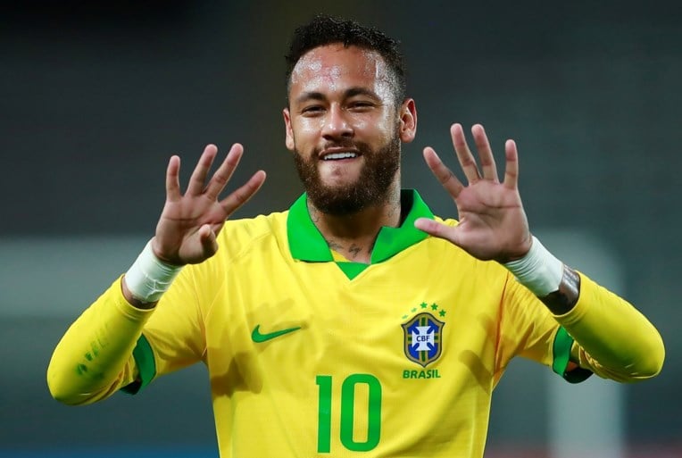Neymar steekt Braziliaanse Ronaldo voorbij en jaagt op record van Pelé