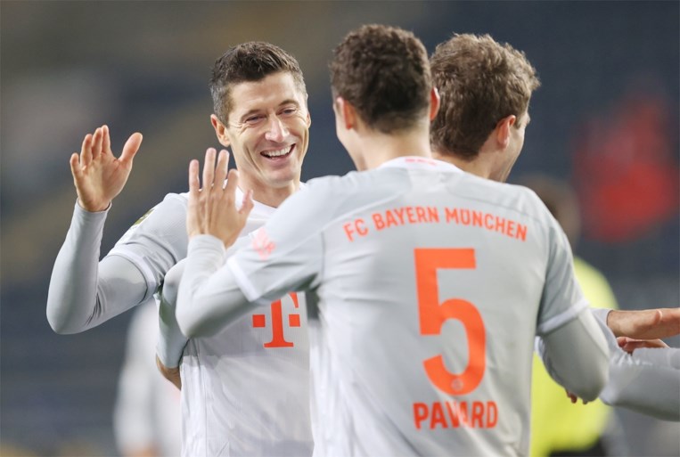 Bayern München haalt stevig uit bij promovendus en komt op gelijke hoogte met Borussia Dortmund, RB Leipzig voorlopig alleen leider in Bundesliga