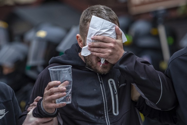 Duizenden Tsjechen op straat tegen coronamaatregelen: betoging ontaardt in veldslag