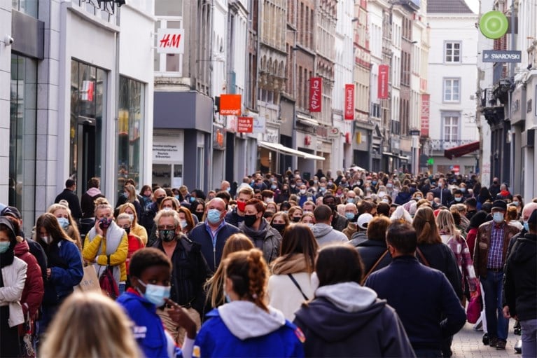 FOTO. Van een volle stad naar een gesloten stad op twee dagen