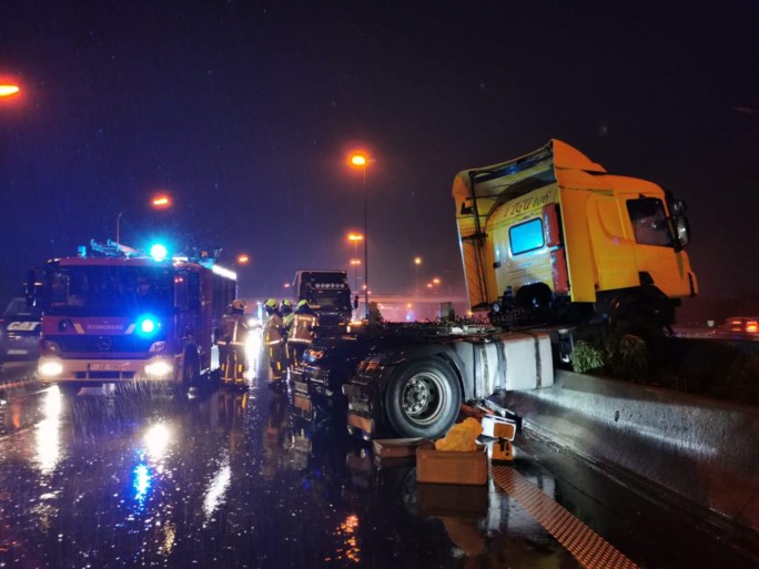 Grote verkeershinder na ongeval met trucks op E17