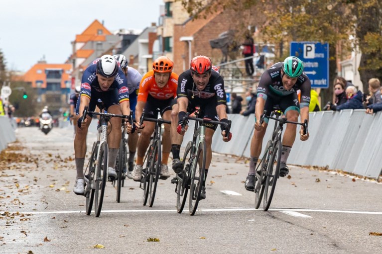 Waarom pechvogel Oliver Naesen niet finishte in AG Driedaagse Brugge-De Panne