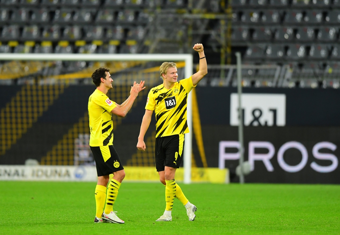 Dortmund Boekt Eenvoudige Zege In Revierderby Tegen Schalke Het Nieuwsblad Mobile