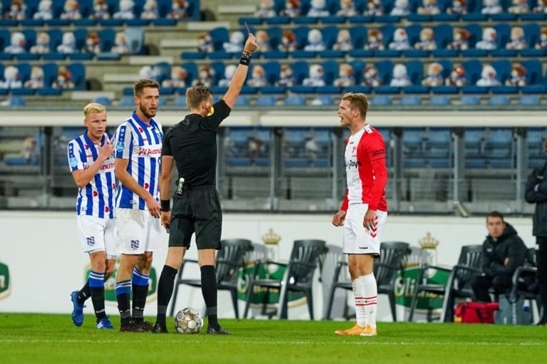 Ontroerend initiatief in Nederland: 15.000 knuffels in voetbaltribune om aandacht te vragen voor kankerpatiëntjes