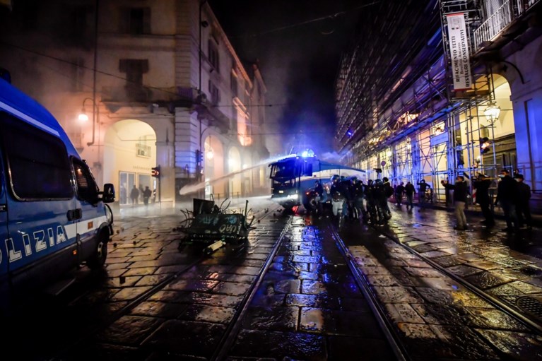 Opnieuw incidenten tijdens betogingen tegen coronamaatregelen in Italië