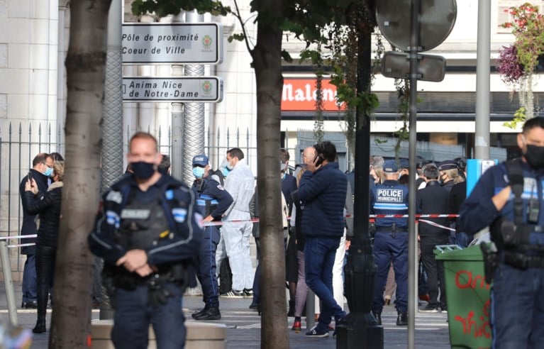 Twee mesaanvallen in Frankrijk: drie dodelijke slachtoffers in Nice, dader gedood in Avignon