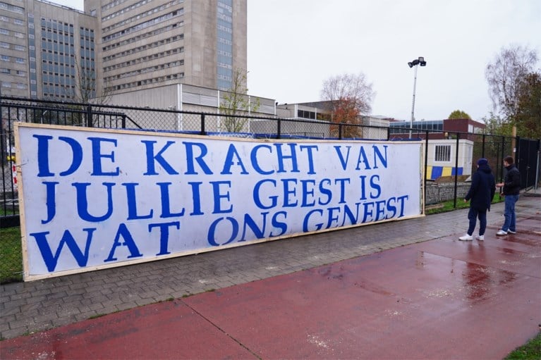 Zorgpersoneel staat er niet alleen voor: Buffalo’s steunen UZ Gent met nieuw spandoek