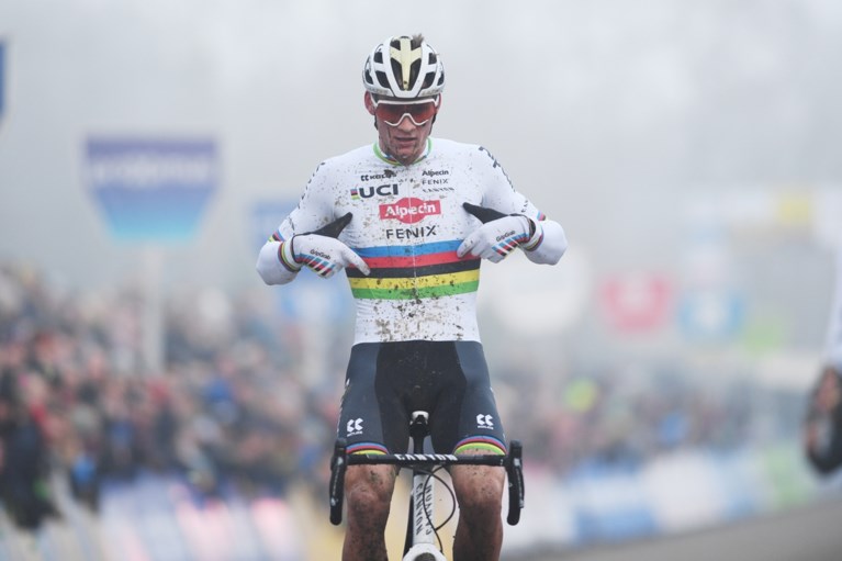 Wout van Aert krijgt eerste van drie duels met Van der Poel in zijn eigen achtertuin, geen Azencross in Loenhout dit jaar
