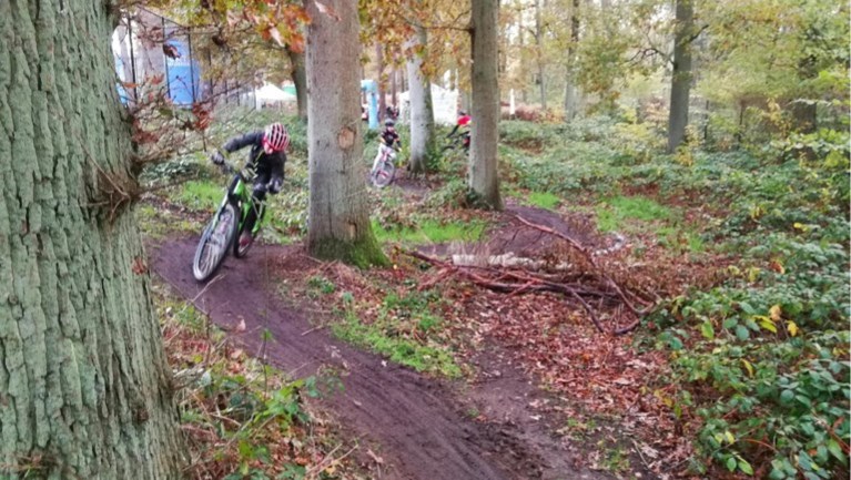 Wout van Aert krijgt eerste van drie duels met Van der Poel in zijn eigen achtertuin, geen Azencross in Loenhout dit jaar
