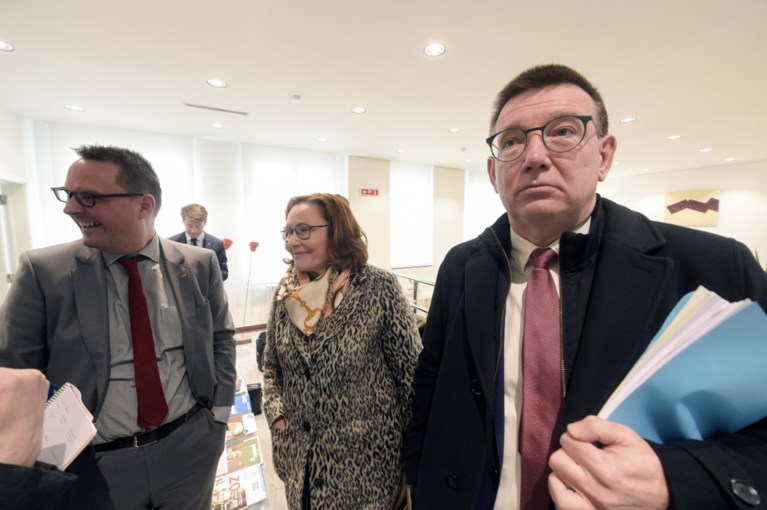 Zelfstandigen: “Red ons en koop lokaal”