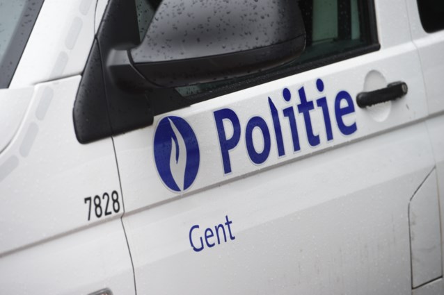 Vrouw schendt avondklok en spuwt naar agent in Gent