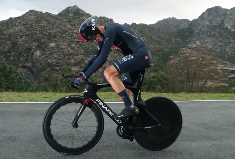 UITSLAG ETAPPE 13 VUELTA. Primoz Roglic herovert rode leiderstrui na individuele tijdrit maar deelt nog geen beslissende tik uit