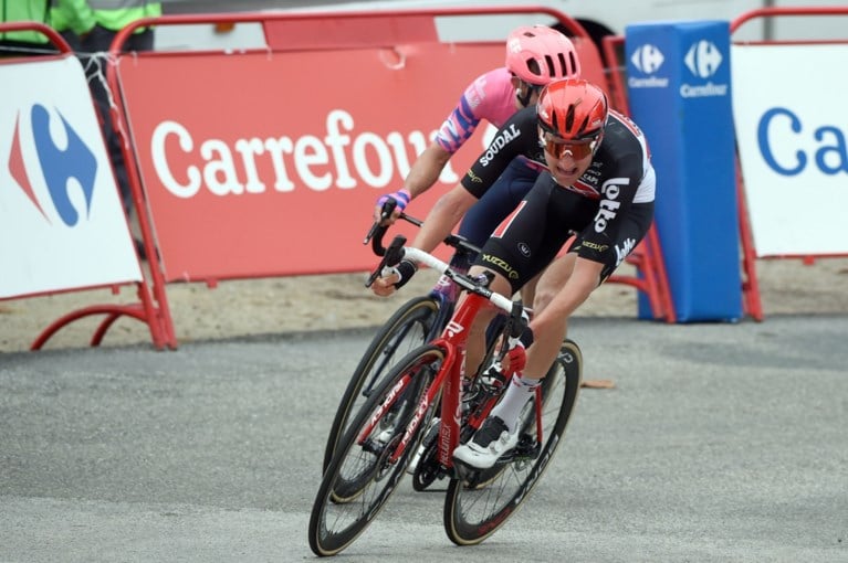 IJzersterke Tim Wellens pakt op sluwe manier tweede ritzege in de Vuelta: “Op mijn bed de aankomst verkend via Google Maps”