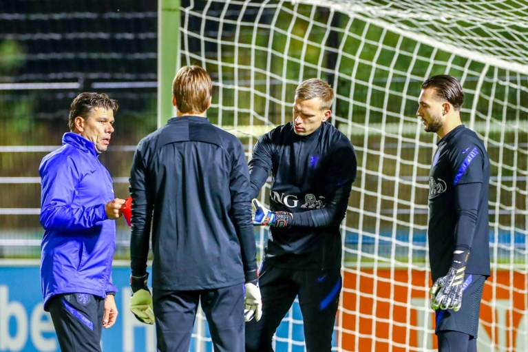 “Keepersalarm” bij Nederland zorgt voor heisa: “Thibaut Courtois? Die zou bij Oranje afgedankt worden”