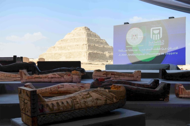 Archeologen vinden in Egypte ruim 100 sarcofagen