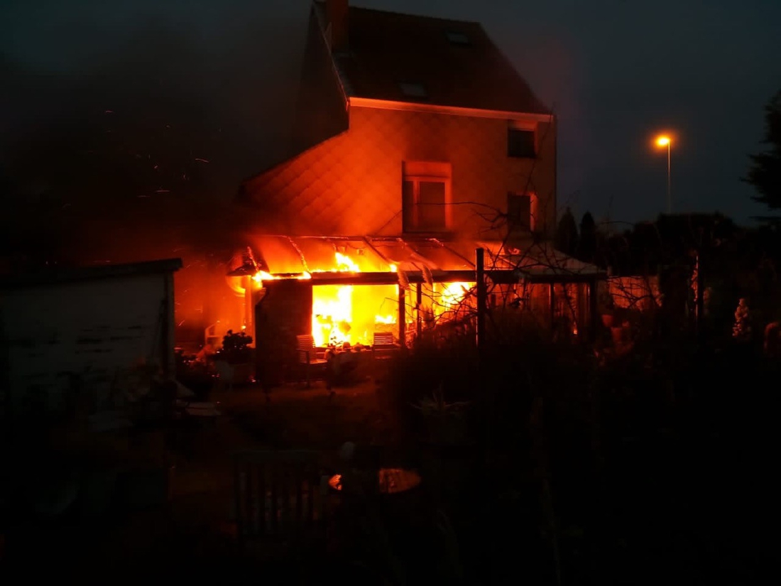 Woman (50) criticized after heavy house fire, two dogs died … (Bredene)