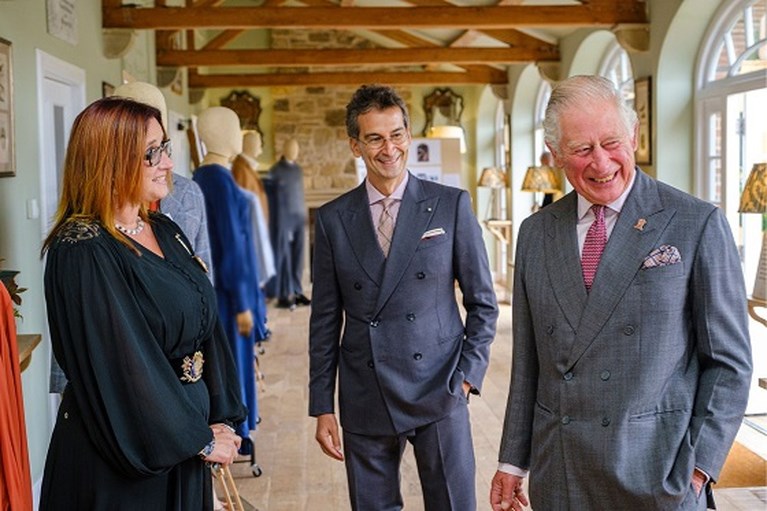 Prins Charles brengt duurzame kledingcollectie uit
