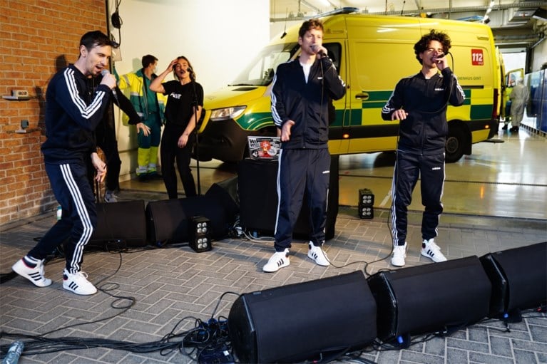 Optreden op de parking van de spoeddienst: Gentse rappers steunen personeel van UZ