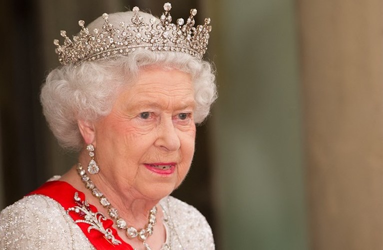 ROYALS. Komt er een nieuw koninklijk huwelijk? En misleidend bericht over de Queen