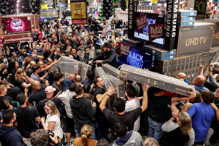 Regering wil Black Friday uitstellen en raadt skivakanties af
