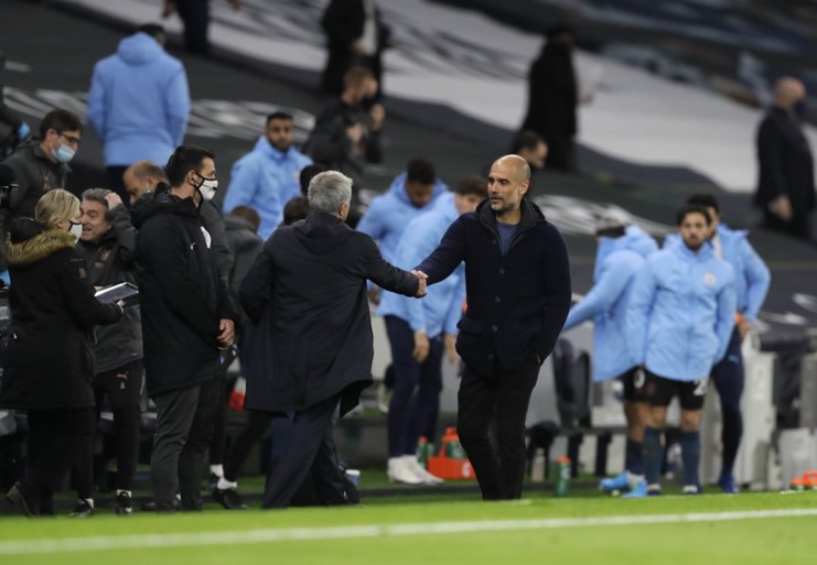 Kevin De Bruyne en Manchester City gaan nu ook onderuit tegen efficiënt Tottenham, dat Alderweireld geblesseerd ziet uitvallen