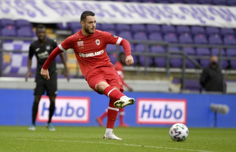 CLUBNIEUWS. Elisha Owusu en Alessio Castro-Montes testen negatief bij Gent, Kylian Hazard valt naast Cercle-selectie