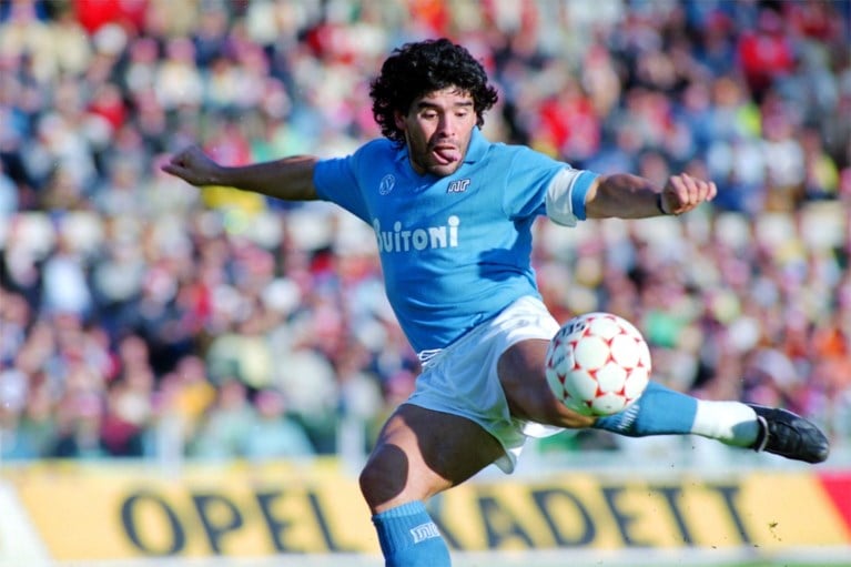 Argentijnse voetballegende Diego Maradona op 60-jarige leeftijd overleden na hartstilstand