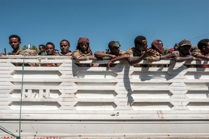 Duizenden Ethiopiërs slaan op de vlucht terwijl Nobelprijswinnaar en premier legeroffensief inzet