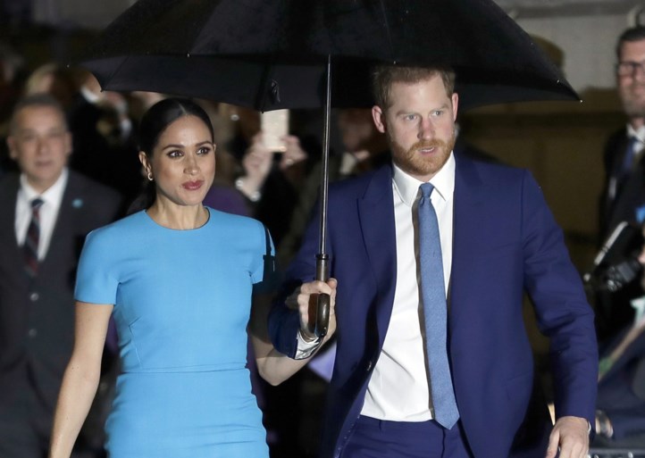 Meghan Markle onthult dat ze miskraam heeft gehad: “Terwijl ik mijn eerste kind stevig vastklampte, wist ik dat ik mijn tweede aan het verliezen was”