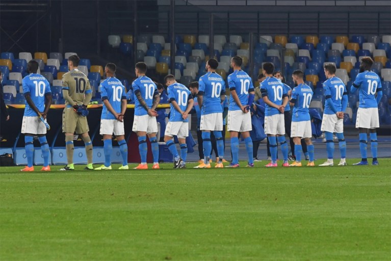 IN BEELD. Diego Maradona krijgt passend eerbetoon voor Europese wedstrijd van ex-club Napoli