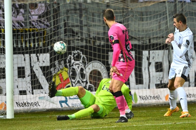 4 op 18: vrije val dreigt voor Charleroi na nieuwe nederlaag aan de Kehrweg