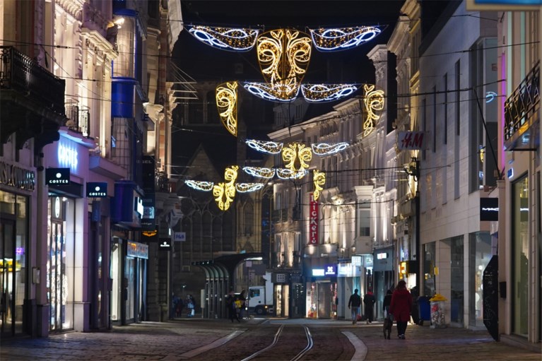 De lichtgevende draakjes zijn aangestoken in Gent