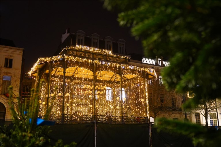 De lichtgevende draakjes zijn aangestoken in Gent