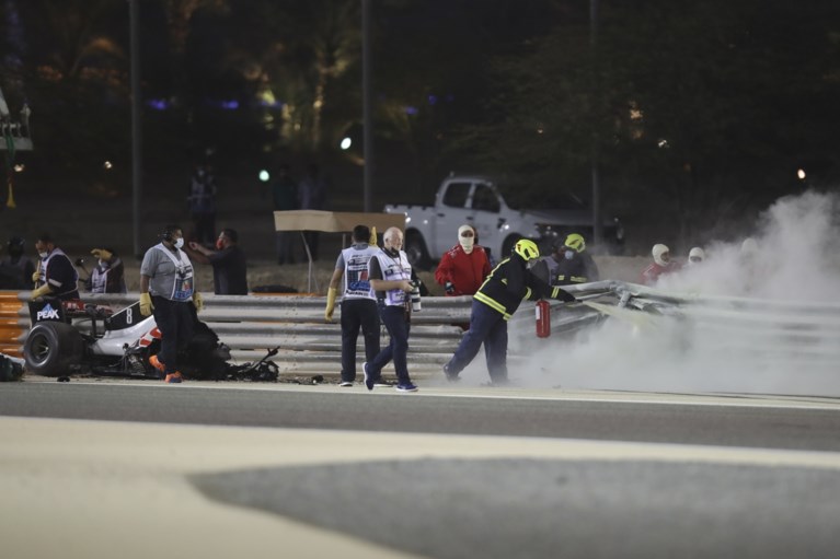 Horrorcrashes in Formule 1: piloot ontsnapt aan de dood nadat wagen in vuurbal verandert, andere auto landt ondersteboven