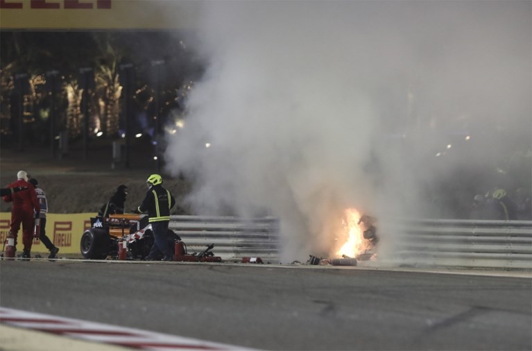 Horrorcrashes in Formule 1: piloot ontsnapt aan de dood nadat wagen in vuurbal verandert, andere auto landt ondersteboven