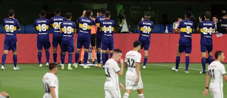 Dochter Diego Maradona houdt het niet droog na pakkend eerbetoon van Boca Juniors-spelers