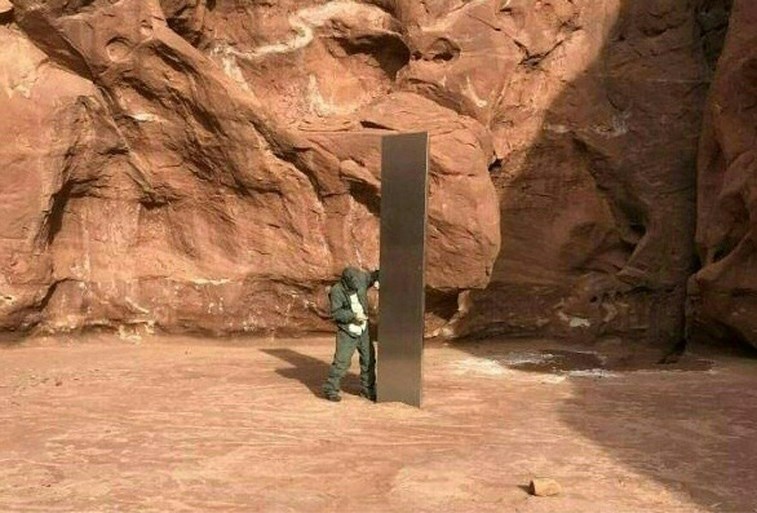 Na mysterie in Utah: plots duikt nu ook in Roemenië een monoliet op, om meteen erna weer te verdwijnen