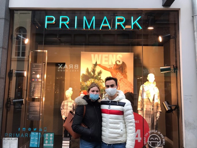 Er zijn nog zekerheden: de winkels zijn weer open en daar is de wachtrij aan de Primark