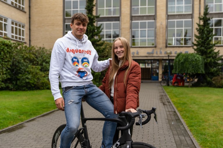 Remi (18) uit Gent veilt truitjes van bekende sporters voor kinderziekenhuis