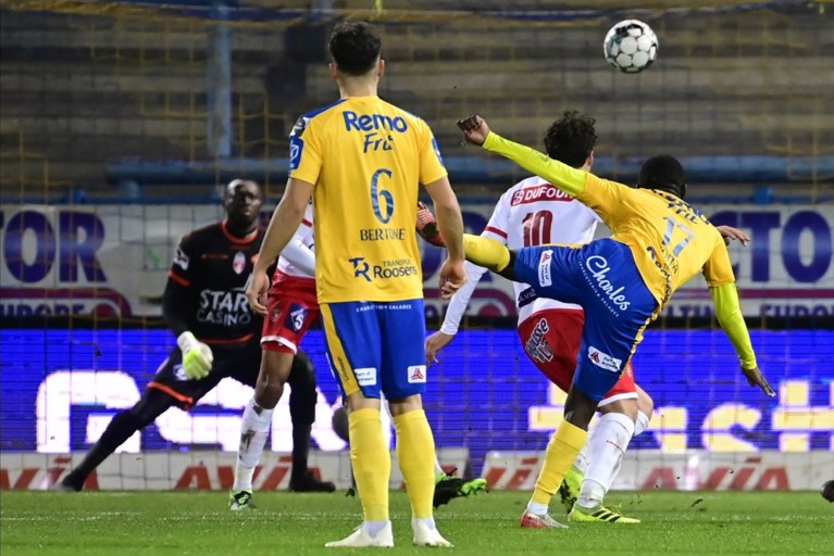 Waasland-Beveren wint kelderduel tegen Moeskroen met 2-0 en zet Henegouwers op 5 punten